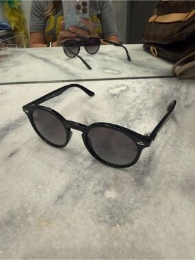 Ray-Ban Black Round Frame Sunglasses